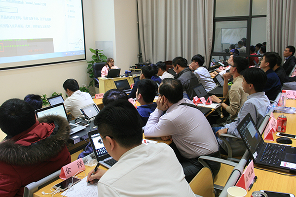 万科集团通讯运维人员技术定制培训智汇云校刘敏老师授课.jpg