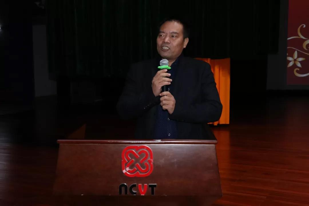 信息工程学院李光荣院长.jpg