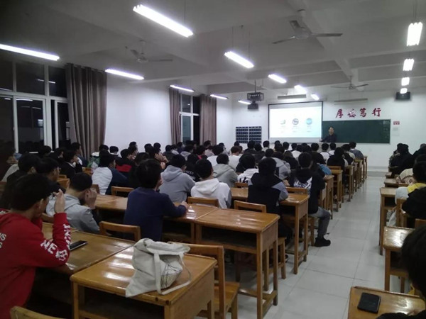九江学院.jpg