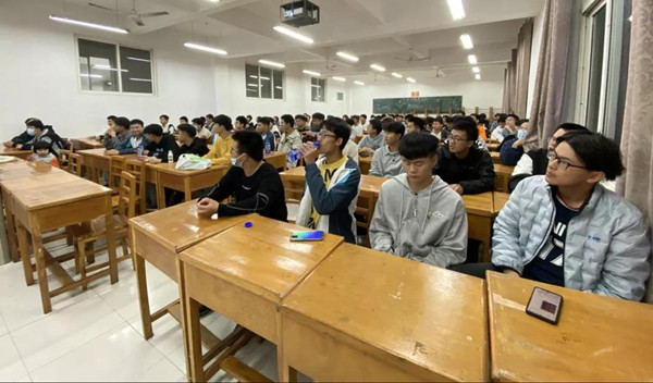 九江学院.jpg