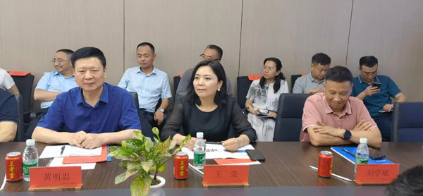 青海交通职业技术学院副校长王荣.jpg 青海交通职业技术学院副校长王荣.jpg