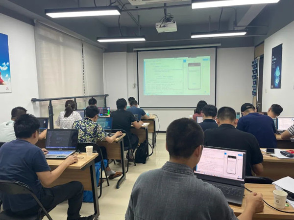 华为人工智能技术国培.jpg 华为人工智能技术国培.jpg