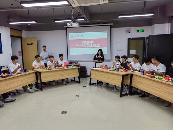 讯方智汇云校软件班.jpg 讯方智汇云校软件班.jpg