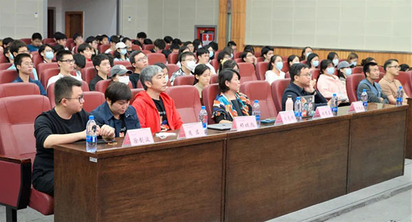 亚马逊云科技百校行首站·深职院大讲堂.jpg