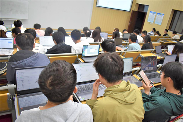 西安培华学院华为云专场活动.png 西安培华学院华为云专场活动.png