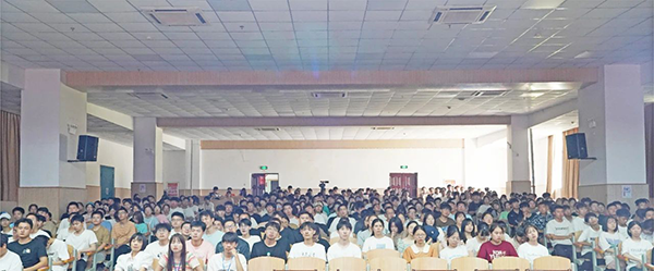江西交通职业技术学院新生入学教育活动.png