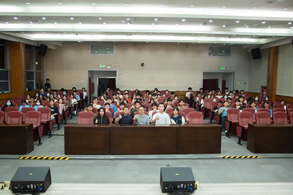 深圳职业技术大学华为ICT大赛讲解暨华为认证讲座.png