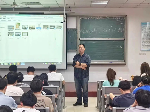 蚌埠学院计算机与信息工程学院网络教研室主任丁智.png