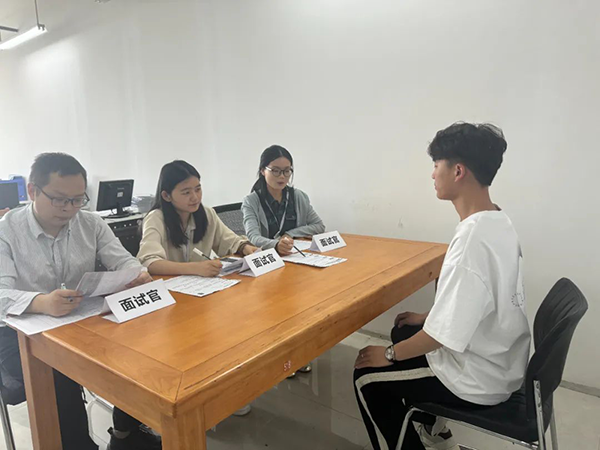  郑州信息工程职业学院华为ICT学院模拟面试活动.png