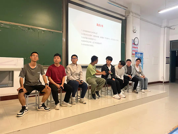 HCIE技术沙龙活动.png