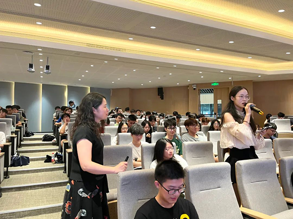 广州商学院现代信息产业学院就业服务讲座.png