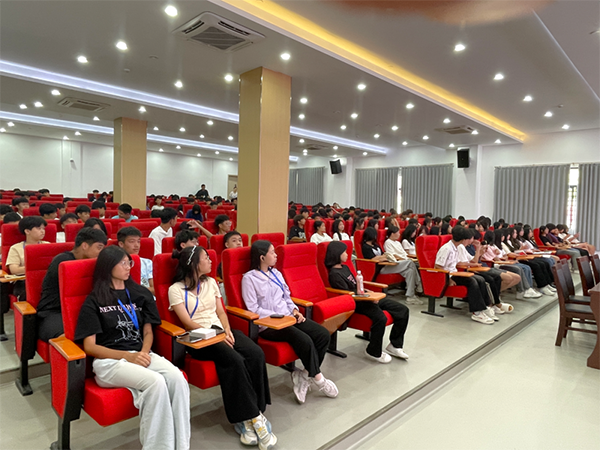 广东南粤技工学校新生入学职业课.png